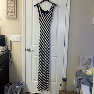 Euc Carmen Carmen Marc Valvo striped, maxi dress size XS